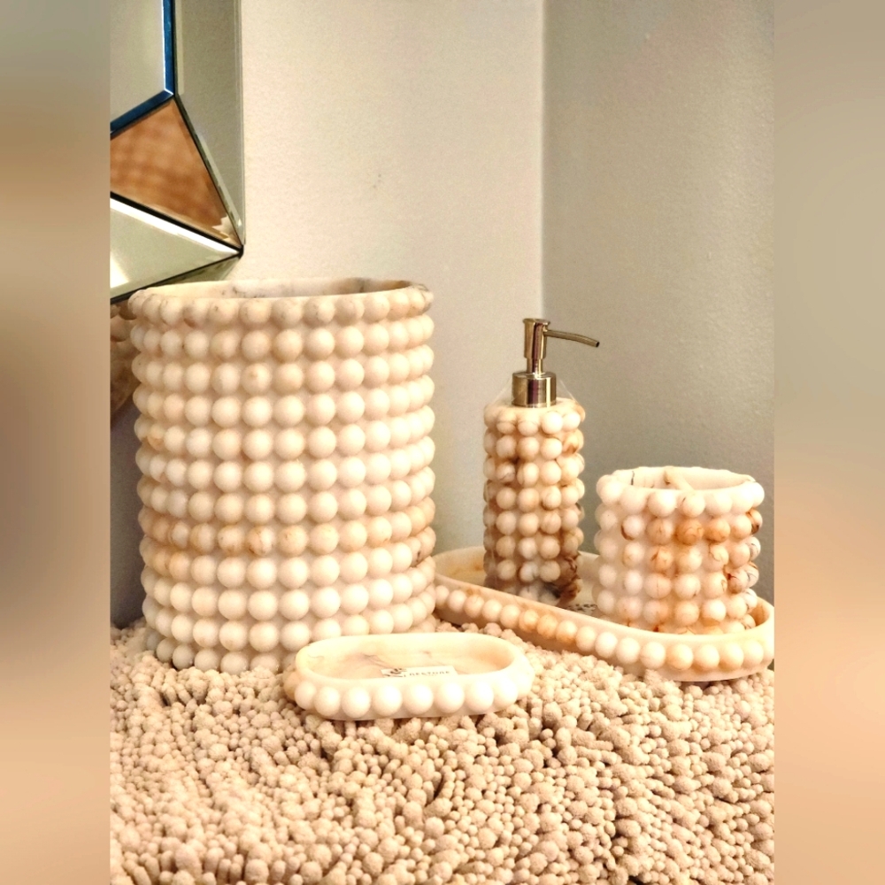 Elegant Cream, Earth Tones Bath Accessory Set (NWOT)